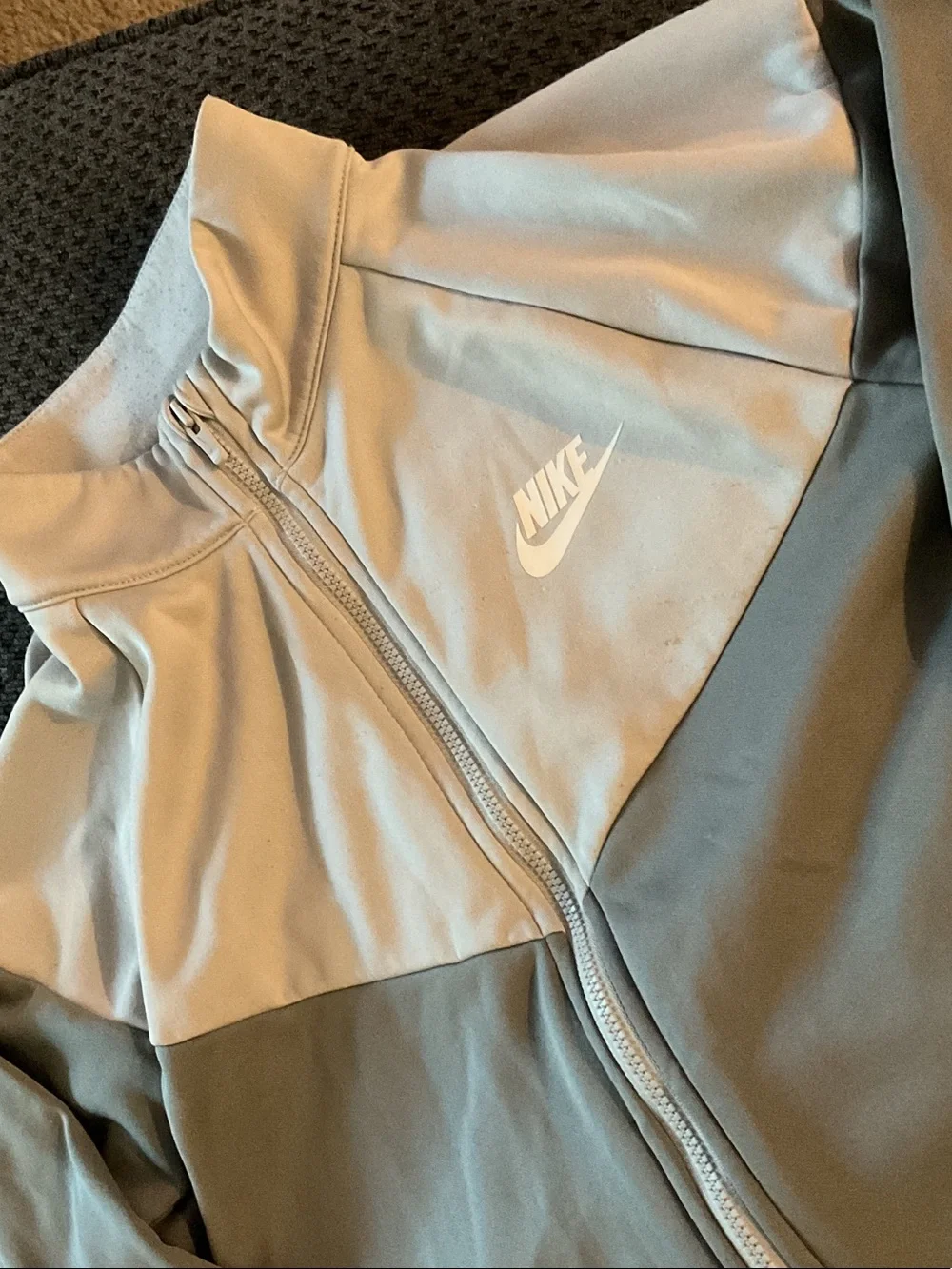 Boys Nike Kids Gray Two-Piece Zip Dri -fit Tracksuit. Size M